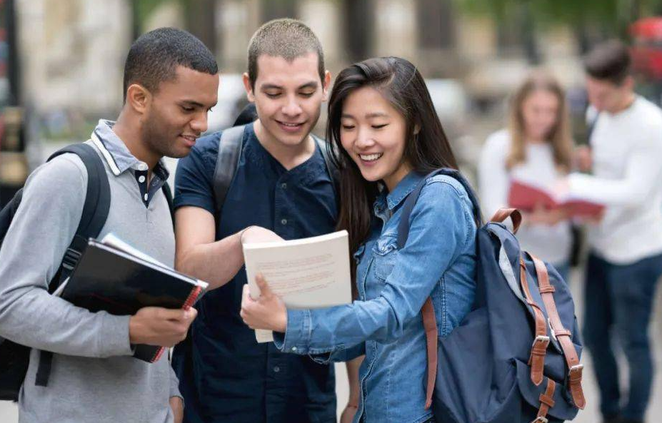 高二可以申請的國外大學(xué)有哪些？